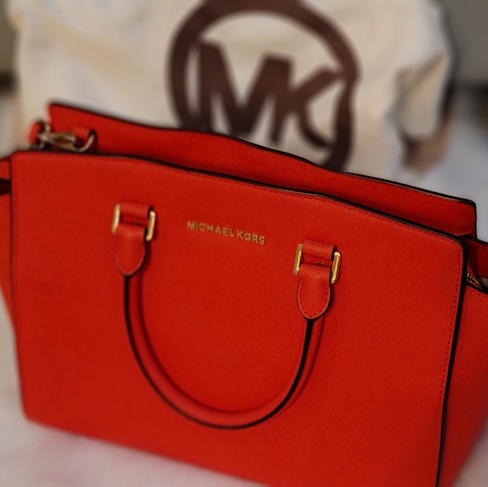 MICHAEL KORS HAND BAG